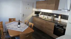 Holiday apartment with BBQ & terrace - Image 2