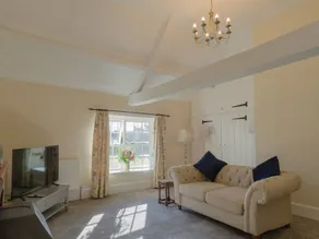 Family-oriented pleasant cottage with garden - Image 2