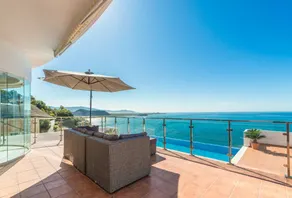 Villa mit Pool, Terrasse und Grill | Meerblick - Image 3
