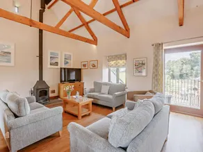 Cottage with garden - Image 2