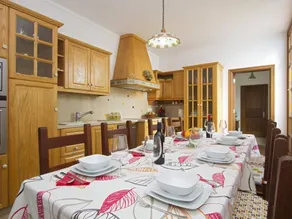 Apartment with barbecue & garden - Image 3