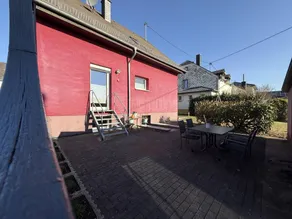 Appartamento con terrazza e giardino - Image 2