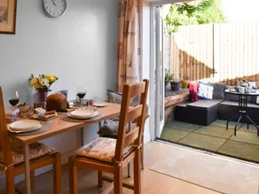 Children-friendly nice cottage with garden | River view | Next to the beach - Image 4
