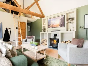 Cottage with garden & barbecue | River view - Image 2