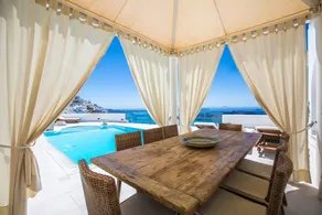 Villa avec piscine privée et terrasse | Vue sur l'eau - Image 2