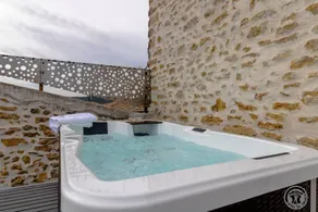 Gite with terrace & garden - Image 2