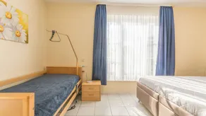 Apartment with terrace - Image 4
