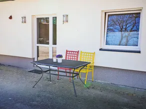 Apartment with terrace - Image 5