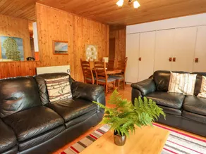 Cottage with garden - Image 5