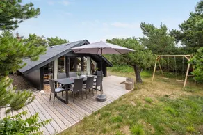 Holiday home with terrace, jacuzzi & sauna - Image 2