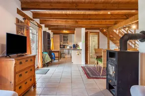 Holiday Home 'Mittelhuus' with Private Terrace, Private Garden and Wi-Fi - Image 5