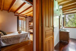 Familienorientiertes wunderschönes Privatzimmer mit Garten, Terrasse und Grill | Bergblick | Hunde erlaubt - Image 4