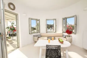 Children-friendly wonderful villa with garden & terrace - Image 4
