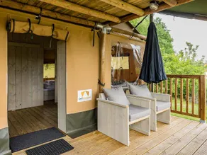 Tent with heated pool - Image 5