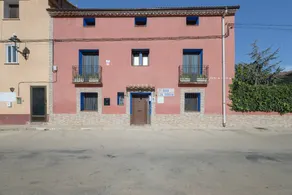 Rural House for 15 Guests—700 m² Fenced Garden—Barbecue—Pet Friendly—Near Calamocha - Image 2