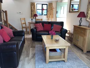 Cottage with garden - Image 4