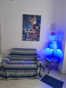 Agréable appartement avec terrasse et internet haut débit | Vue ville | Proche de la plage - Image 3