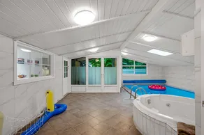 House with barbeque, terrace & private pool - Image 3