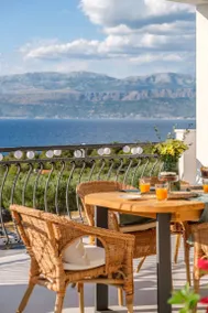 House with garden, private pool & BBQ | Sea view - Image 3