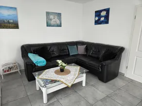 Villa 'Romantik Bodenseeblick' with Lake View, Shared Terrace and Wi-Fi - Image 3