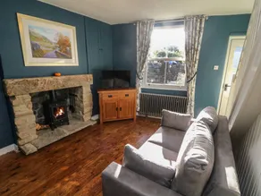 Cottage with garden - Image 3