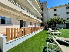 Appartement avec piscine, jardin et terrasse - Image 4