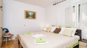 Fully equipped apartment with jacuzzi, barbecue & terrace - Image 5
