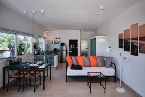 Apartment with garden & terrace | Garden view - Image 4