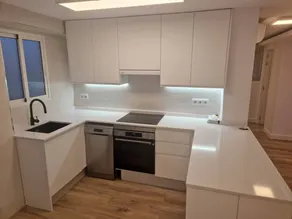 Apartment with hot tub - Image 5