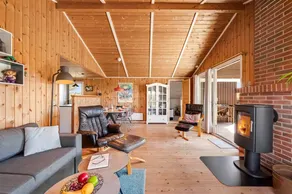 Holiday home with terrace - Image 5
