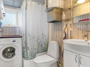 Pleasant holiday home with BBQ | Next to the beach | Pets are welcome - Image 3