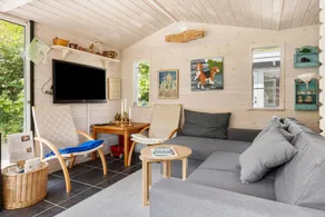 Fully equipped beautiful holiday home with barbeque, garden & terrace - Image 4