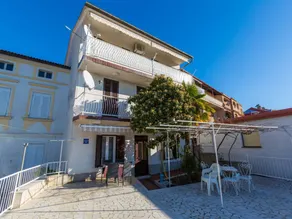 Nice apartment with garden & terrace | Close to the beach | Dogs allowed - Image 2