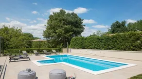 Child-friendly big flat with barbecue, terrace & private pool | Garden view | Pets are welcome - Image 4