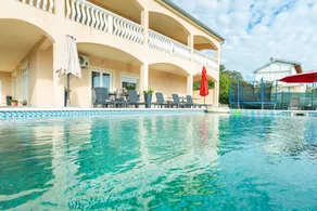 Children-friendly big flat with garden, barbecue & terrace - Image 2