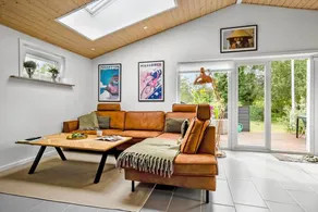 House with barbecue, jacuzzi & terrace - Image 3