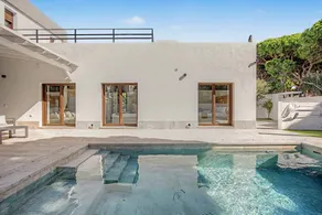 Familienorientierte weiträumige Villa mit Terrasse, privatem Pool und Garten | Haustiere erlaubt - Image 3