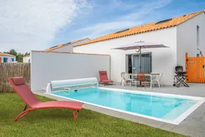 Family-oriented beautiful holiday home with private pool, garden & BBQ | Pet-friendly - Image 2