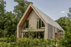 Luxurious lodge for 8 guests in Belgian Limburg, featuring abundant natural light, modern amenities, and a tranquil, nature-rich environment. - Image 2