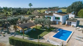 Family-friendly holiday home with garden, terrace & barbeque - Image 2
