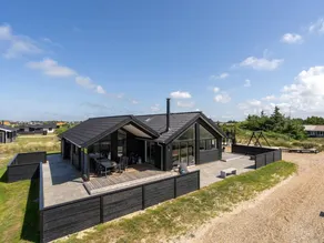 Family-friendly spacious house with terrace & sauna | Dogs allowed - Image 2