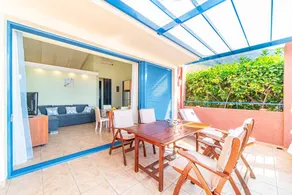 Flat with pool - Image 3