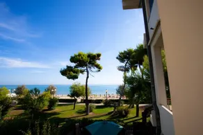 Pinetina Di Paolo - Second floor apartment, directly on the sea - Image 3