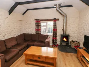 Family-oriented cottage with pool & garden | Dogs allowed - Image 2