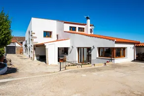 El Trillo Country House in Aldea del Obispo, Salamanca, with Private Pool and Natural Surroundings - Image 3