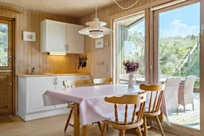 Holiday home with barbecue & terrace - Image 2