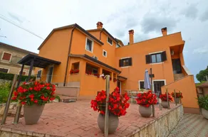 Holiday apartment with terrace - Image 3