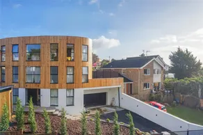 Holiday home with terrace - Image 3