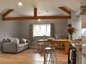 Family-oriented beautiful cottage with garden | River view - Image 4