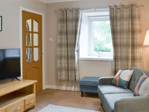 Child-friendly lovely cottage with barbecue, garden & terrace | River view - Image 2